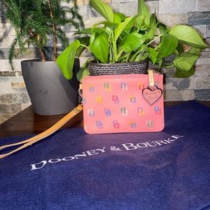 Dooney & Bourke Zip wristlet